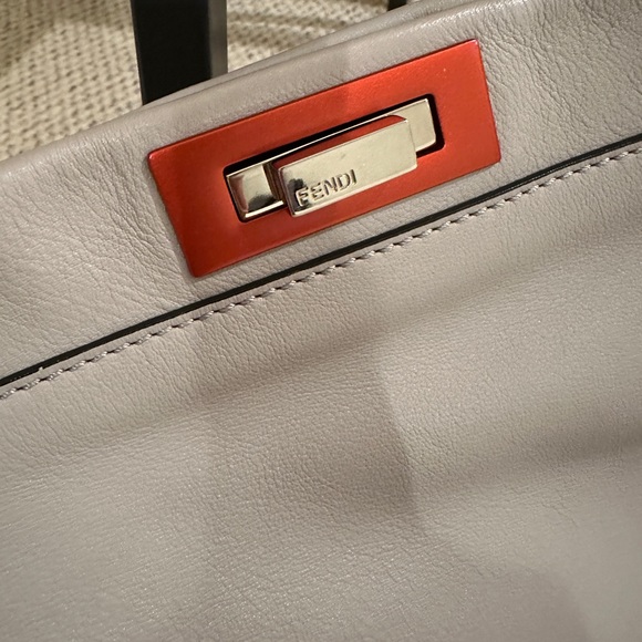 Fendi medium leather (light tan/puddy) tote bag - Picture 2 of 4